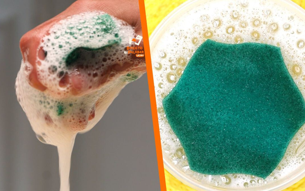 Esponja de louça com bastante espuma